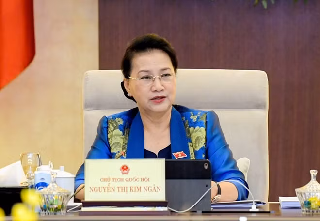 Chủ tịch Quốc hội Nguyễn Thị Kim Ngân phát biểu tại phiên họp.