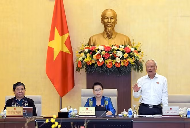 Phó Chủ tịch Quốc hội Uông Chu Lưu phát biểu tại phiên họp.