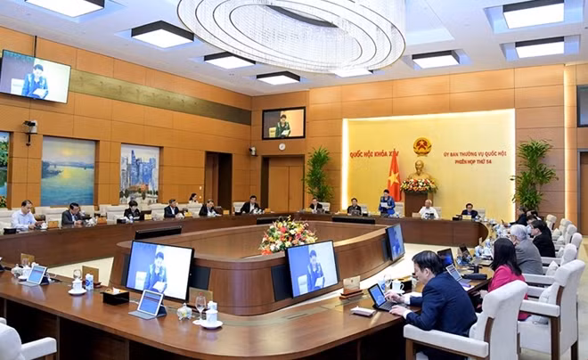Toàn cảnh phiên họp.
