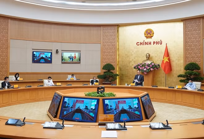 Thủ tướng Nguyễn Xuân Phúc phát biểu tại cuộc họp.