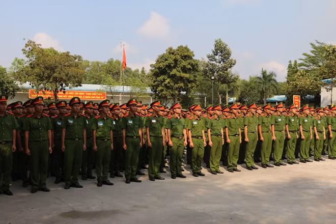 Lễ khai giảng diễn ra trang nghiêm.