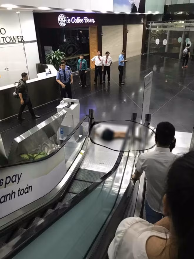 Hiện trường vụ tai nạn tại toà nhà Bitexco