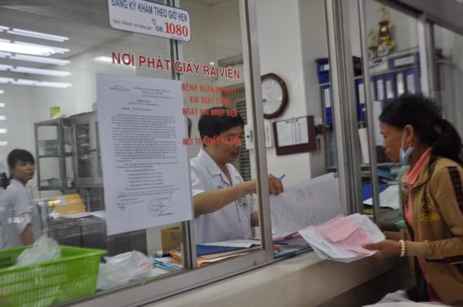 Bệnh nhân diện BHYT được thăm, khám điều trị tại Bệnh viện Chợ Rẫy