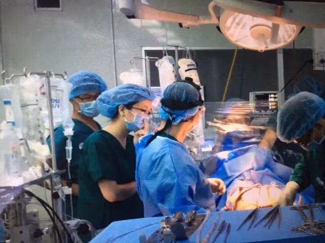 Trong phòng ghép tim cho bệnh nhân tại Chợ Rẫy. Trong phòng ghép tim cho bệnh nhân tại Chợ Rẫy.