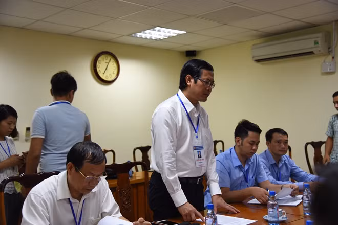 Thứ trưởng lưu ý tại cuộc họp với Sở GD-ĐT TPHCM cần đề cao cảnh giác gian lận thi cử.