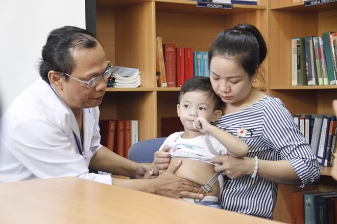 Vùng lách và bụng bệnh nhi sau mổ đã xẹp trở lại trạng thái bình thường.