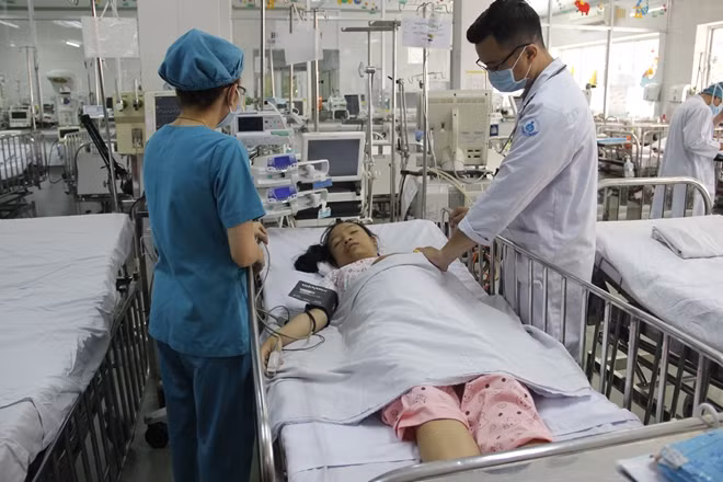 Bé gái tiếp tục được chăm sóc tại BV Nhi Đồng 1 as ca mổ.
