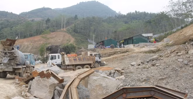 Công trường xây dựng thủy điện Nhạn Hạc.