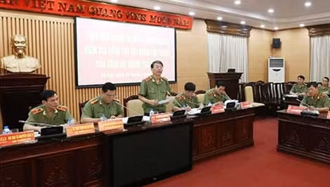 Trung tướng Trần Bá Thiều, Tổng cục trưởng Tổng cục Chính trị CAND phát biểu tại buổi làm việc.