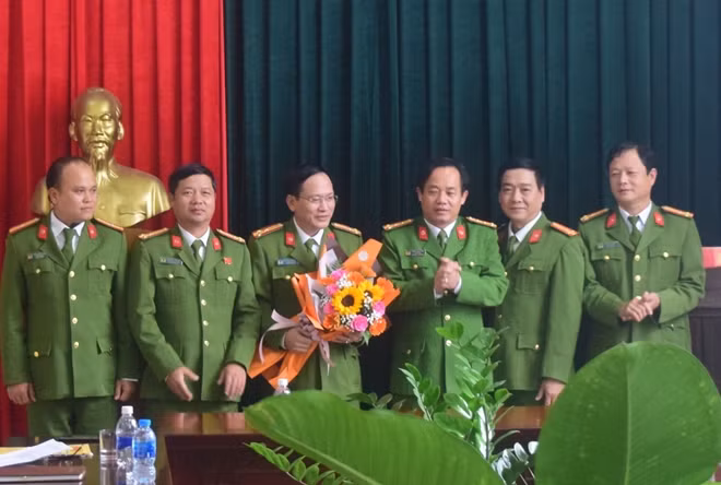 Và khen thưởng phòng CSĐT tội phạm về ma túy Công an tỉnh Thừa Thiên Huế.