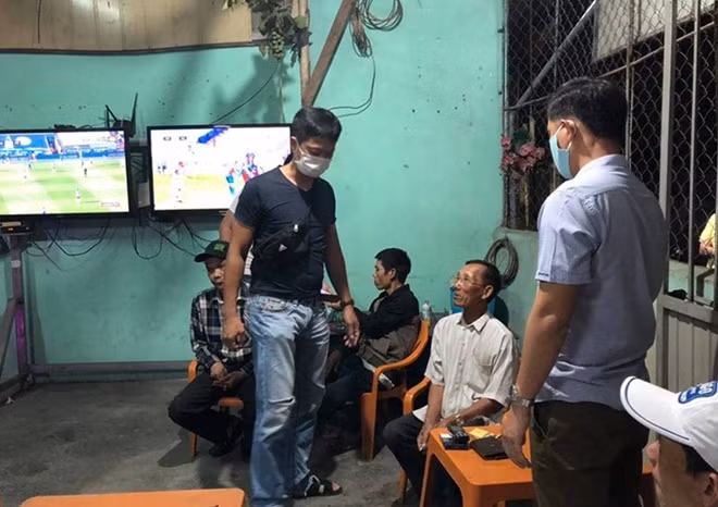 Quán cà phê A Rôn, địa điểm đối tượng Tiến tổ chức cá cược đánh bạc.