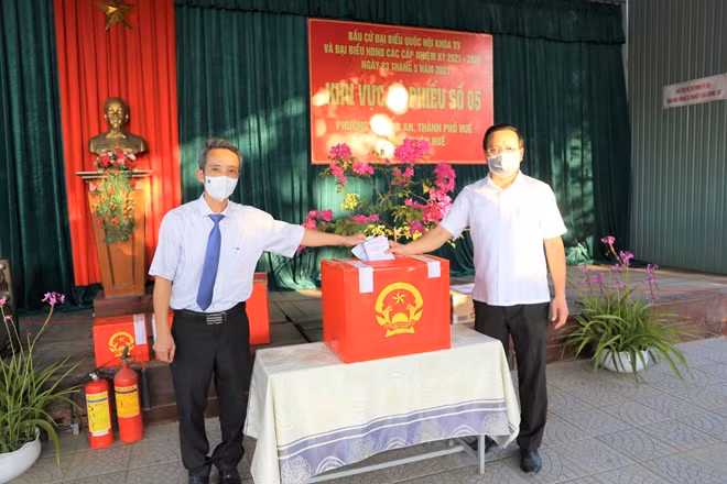 Bầu cử ở địa bàn tỉnh Thừa Thiên Huế diễn ra sôi nổi, an toàn và đúng pháp luật.