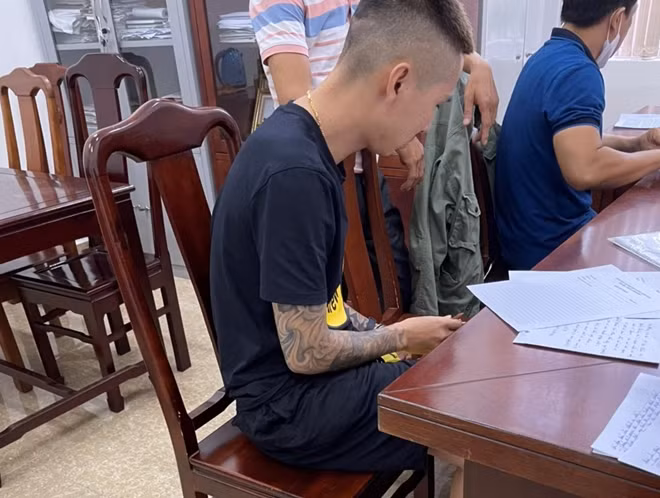 Nguyễn Văn Hồng Quân_đối tượng cầm đầu đường dây mua bán ma túy liên tỉnh vừa bị phòng CSĐT tội phạm về ma túy Công an tỉnh Thừa Thiên Huế bắt giữ.