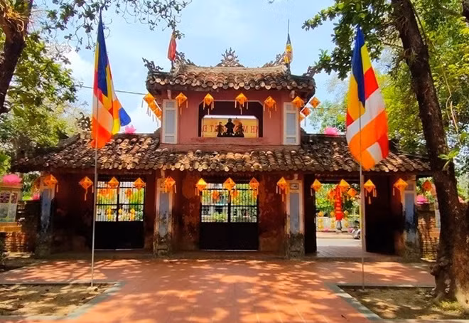 Nhiều cổ tự tại tỉnh Thừa Thiên Huế được trang hoàng rực rỡ chào mừng Đại lễ Phật đản 2021 - Phật lịch 2565.