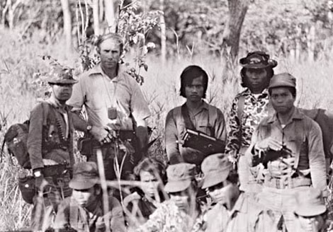 Thomas Johnson, phi công AA và nhóm Fulro ở Tây Nguyên năm 1966.
