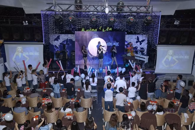 Trong phần tiếp theo, Giang Hồng Ngọc đã cùng fans ôn lại những kỉ niệm đáng nhớ trong The Remix.