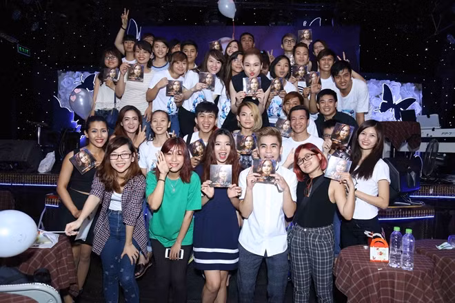 Các fans rất yêu thương và mong muốn Giang Hồng Ngọc sẽ có nhiều thành công trong năm 2015.