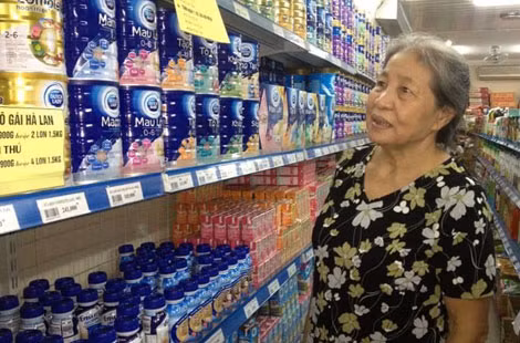 Giá sữa ở Việt Nam luôn cao hơn các nước trong khu vực.