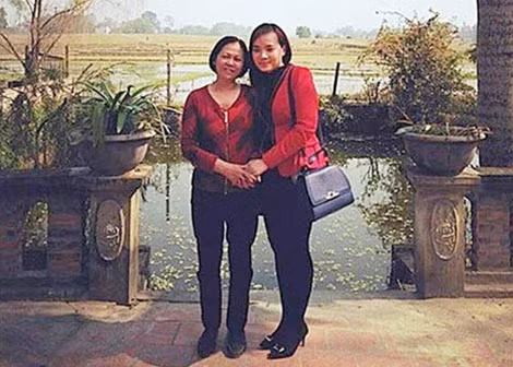 Bà Phan Thị Tuyết Hoa và chị Lê Thanh Hiền –cặp mẹ con trao nhầm thứ 2 được phát hiện.