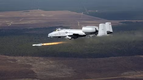 Máy bay chiến đấu A-10 của Mỹ phóng thử tên AGM-86B.