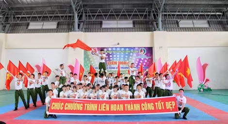 Những tiết mục đẹp mắt của các đơn vị tham gia.