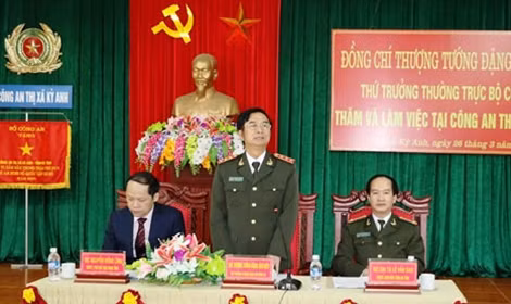 Thứ trưởng Thường trực Đặng Văn Hiếu phát biểu tại buổi làm việc.
