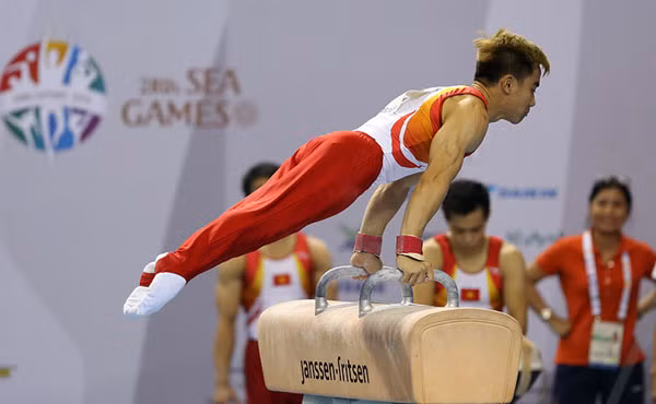 Đội thể dụng dụng cụ nam giành huy chương vàng SEA Games 28. Ảnh: VNE.