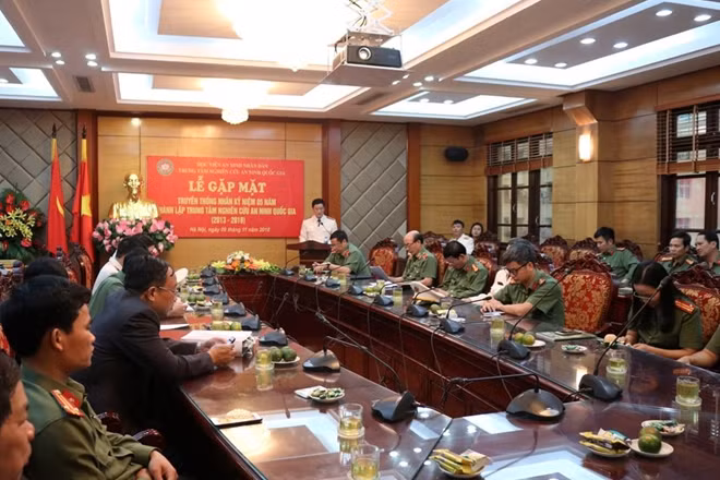Lễ gặp mặt nhân kỷ niệm 5 năm ngày truyền thống Trung tâm Nghiên cứu an ninh quốc gia.
