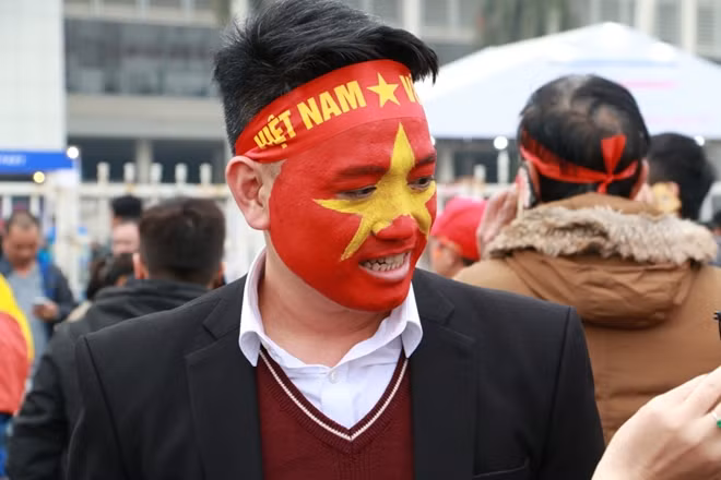 Sơn mặt hình quốc kỳ....