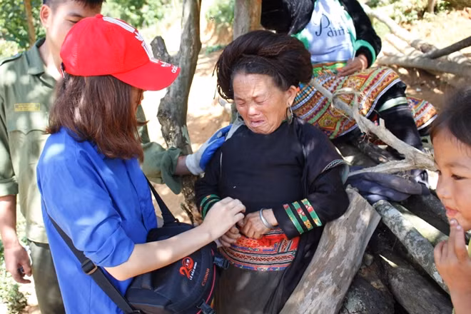 Tình yêu thương của sinh viên Học viện ANND với đồng bào dân tộc huyện Trạm Tấu, tỉnh Yên Bái.