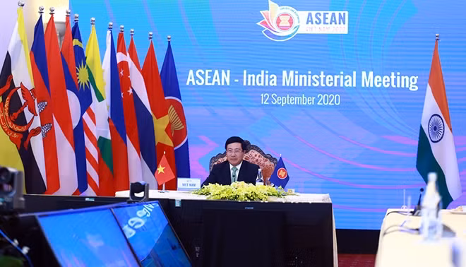 Phó Thủ tướng, Bộ trưởng Ngoại giao Phạm Bình Minh đã dẫn đầu đoàn Việt Nam tham dự Hội nghị.