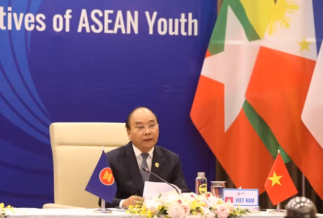 Thủ tướng Nguyễn Xuân Phúc phát biểu tại phiên đối thoại giữa lãnh đạo các nước ASEAN với đại diện thanh niên ASEAN.