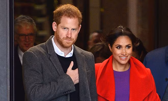 Câu chuyện rời Hoàng gia Anh của cặp đôi Harry-Meghan vẫn thu hút sự chú ý của truyền thông. Ảnh: BBC