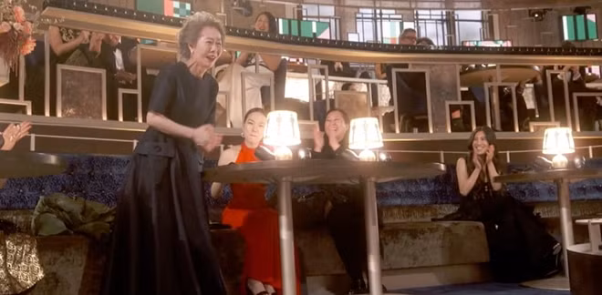 Nữ diễn viên Hàn Quốc Youn Yuh-jung được xướng tên ở hạng mục "Nữ diễn viên phụ xuất sắc nhất" với vai diễn bà ngoại trong bộ phim Minari. Bà là diễn viên Hàn Quốc đầu tiên trong lịch sử giành được giải thưởng danh giá này.