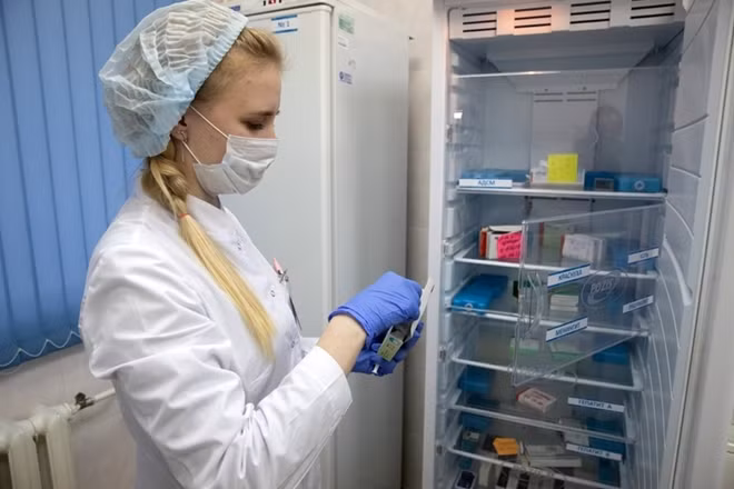 Các nhà khoa học Nga đang tiến từng bước tới cột mốc điều chế thành công vaccine phòng ngừa COVID-19. Ảnh: Reuters