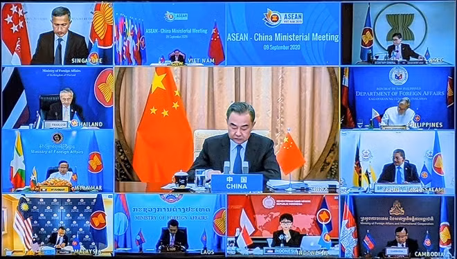 Các đại biểu dự Hội nghị Bộ trưởng Ngoại giao ASEAN-Trung Quốc.