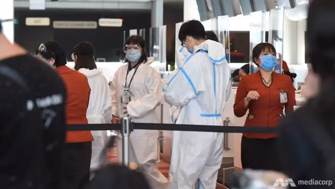 Các chuyến bay hồi hương đưa công dân Singapore trở về hạ cánh tại sân bay Changi. Ảnh: Mediacorp
