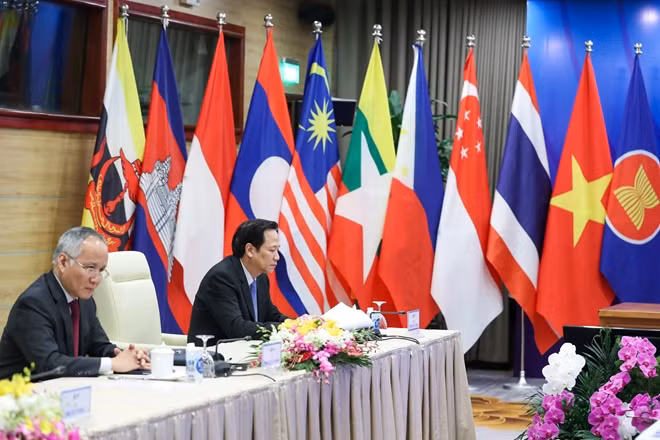 Các đại biểu dự hội nghị tại điểm cầu Việt Nam.