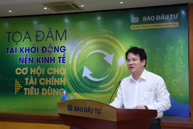 Thứ trưởng Bộ Kế hoạch và Đầu tư Trần Quốc Phương phát biểu tại buổi tọa đàm.