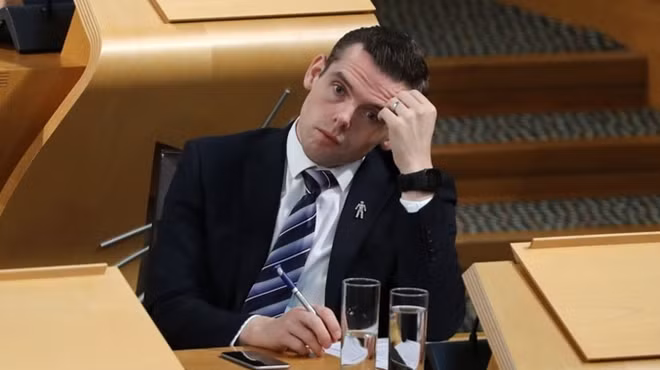 Bộ trưởng phụ trách vấn đề Scotland Douglas Ross. Ảnh: Daily Mail