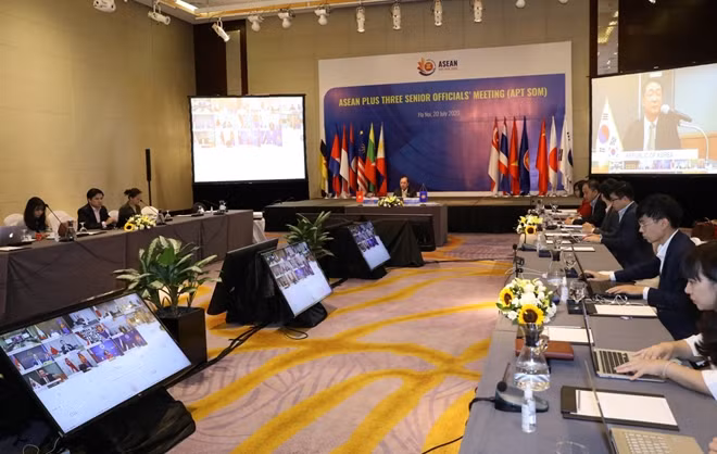 Tham dự Hội nghị có các quan chức cao cấp, Thứ trưởng Ngoại giao các nước ASEAN, Trung Quốc, Nhật Bản, Hàn Quốc và Phó Tổng Thư ký ASEAN.