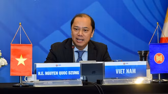 Thứ trưởng Ngoại giao Nguyễn Quốc Dũng, Trưởng đoàn Quan chức Cao cấp ASEAN-Việt Nam, đã chủ trì Hội nghị trực tuyến. Ảnh: MOFA
