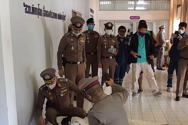 Ảnh từ hiện trường vụ xả súng. Ảnh: Bangkok Post