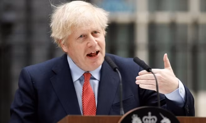 Thủ tướng Anh phát biểu từ số 10 Downing Street ngay sau khi đi làm trở lại. Ảnh: TG