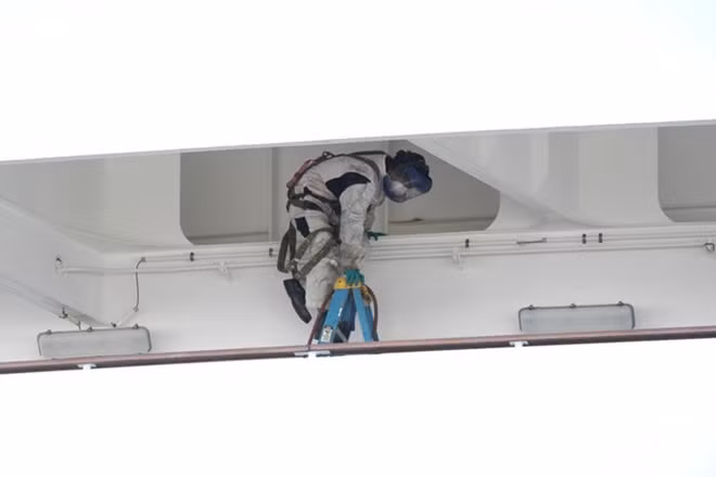 Số ca nhiễm virus Corona tăng lên 130: Du thuyền Nhật đưa ra cam kết mới Phát hiện thêm 39 ca lây nhiễm nCoV trên du thuyền 3.700 người Ngày 3/2, du thuyền Diamond Princess dừng đỗ tại cảng Yokohama, Nhật Bản. Một người đàn ông từng đi du thuyền này hồi tháng trước đã bị lây nhiễm chủng virus Corona mới. Để đảm bảo an toàn, Nhật Bản đã yêu cầu cách ly toàn bộ hành khách và phi hành đoàn trên tàu, đồng thời tiến hành kiểm tra tất cả những trường hợp nghi ngờ lây nhiễm.