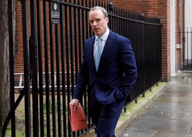 Chân dung ông Dominic Raab. Ảnh: Reuters