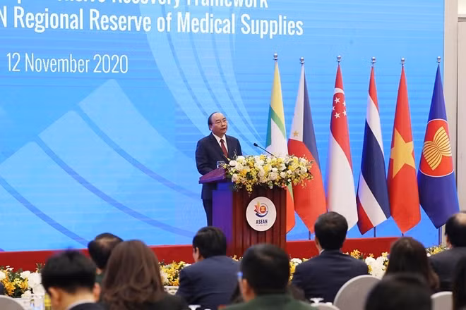 Thủ tướng Nguyễn Xuân Phúc long trọng công bố kết quả Đánh giá giữa kỳ các Kế hoạch tổng thể Cộng đồng ASEAN 2025.