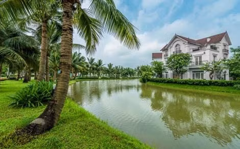 Toàn bộ biệt thự tại Vinhomes Riverside đều có thể vào ở ngay, không phải đóng theo tiến độ hay “mua nhà trên giấy”. Toàn bộ biệt thự tại Vinhomes Riverside đều có thể vào ở ngay, không phải đóng theo tiến độ hay “mua nhà trên giấy”.