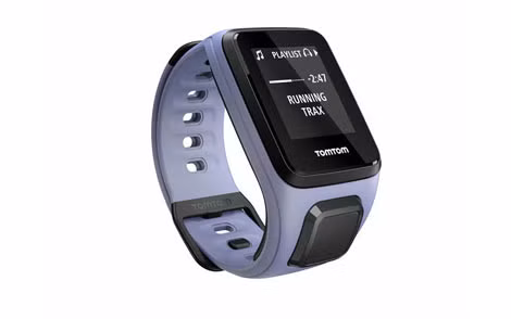 The TomTom Spark GPS - đồng hồ tập thể dục tích hợp máy nghe nhạc. Chiếc đồng hồ này có một bộ nhớ 3 GB (tương đương 500 bài hát).