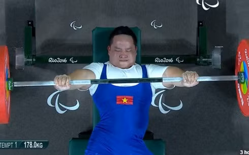 Lực sĩ Nguyễn Bình An thất bại với mức tạ 178kg Lực sĩ Nguyễn Bình An thất bại với mức tạ 178kg